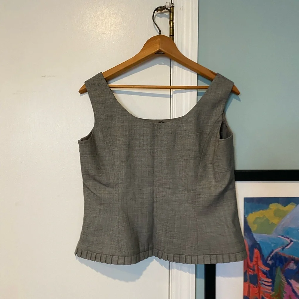 Escada Tank - Picture 3 of 4